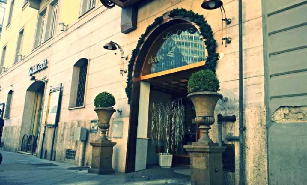 Hotel Eden Napoli Bagian luar foto
