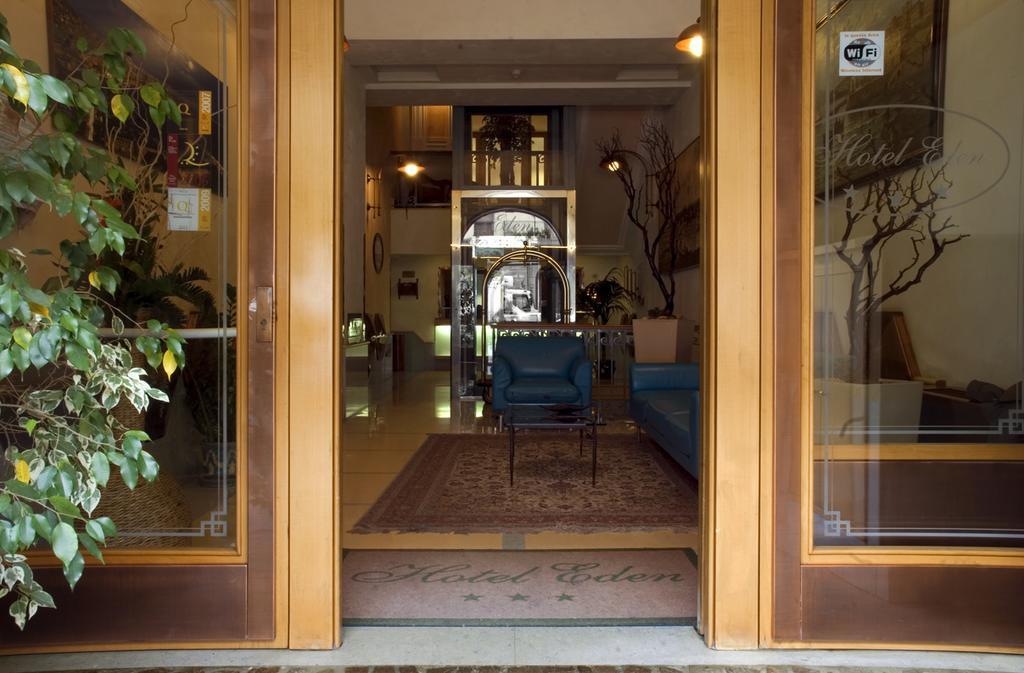 Hotel Eden Napoli Bagian luar foto